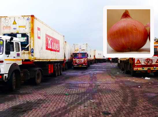 कांदा निर्यातबंदीमुळे भाव कोसळले; शेतकरी अडचणीत