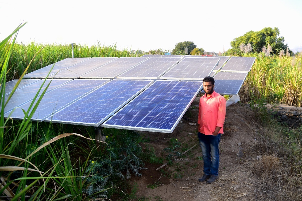 Sugarcane farming Story: सोलर पंपामुळे ऊस शेतीला मिळाली संजीवनी…!