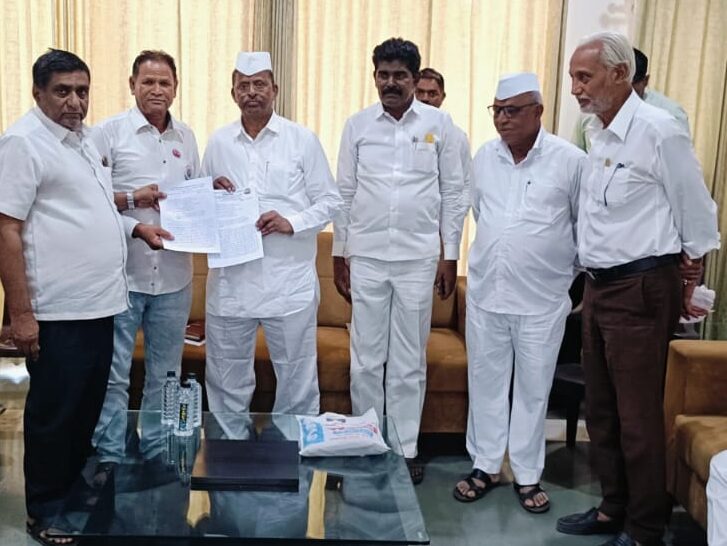 Farmers Demand Full Loan Waiver and End to Forced Recovery by Nashik District Cooperative Bank
